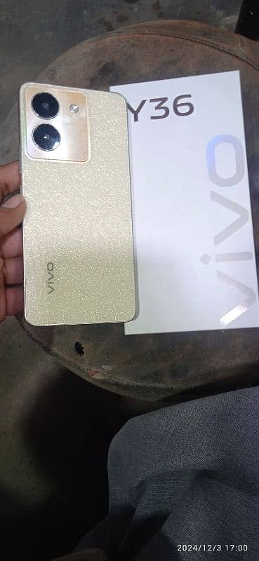 Vivo y36 256gb8+8gb ram Box sath only back damage ha mobile original 5