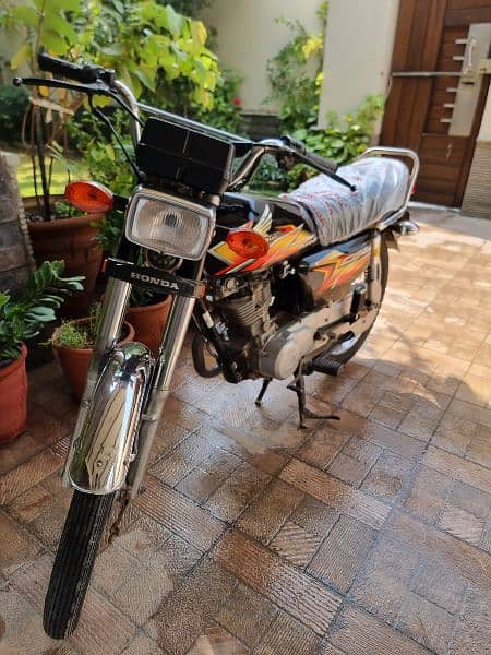 Honda CG 125 urgent for sale my 03*25*99*30*677 only WhatsApp on 1