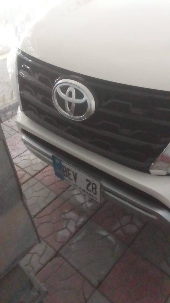 Toyota Fortuner V 2024 7