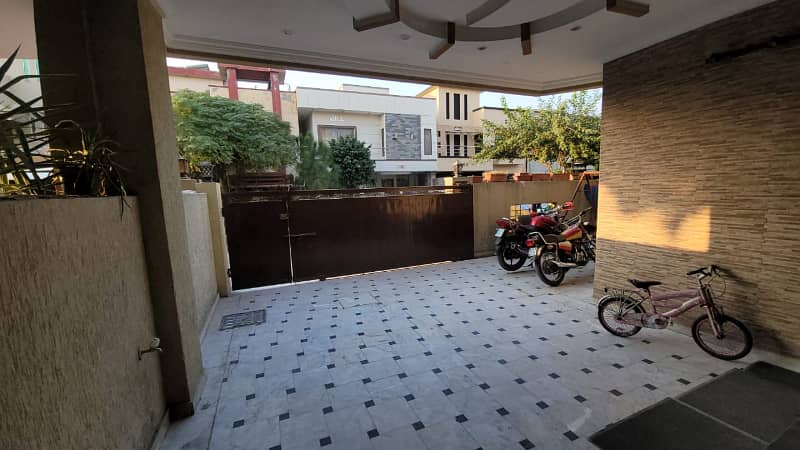 10 marla ground portion available for rent in phase 2 bahria town Islamabad 1