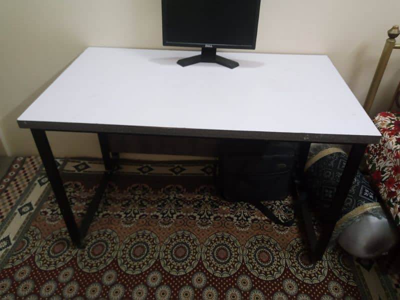 computer & office table for sell in good condition 1