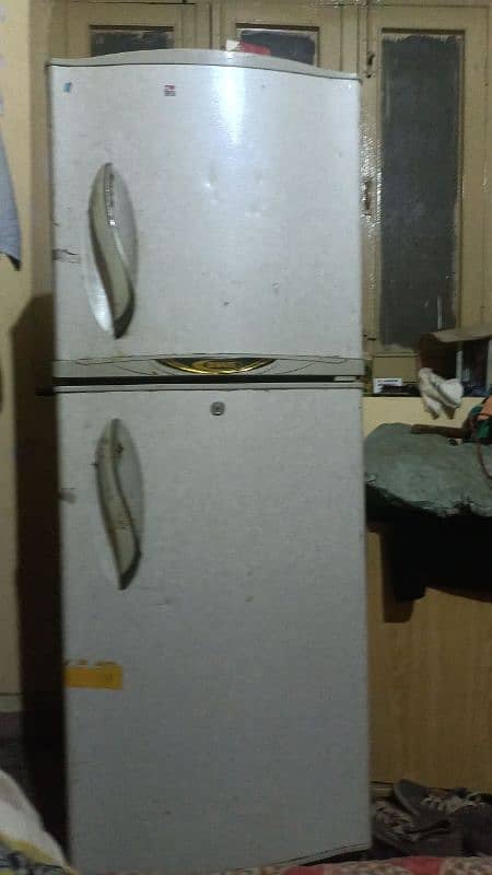 Waves Fridge For sale gas issue only 4