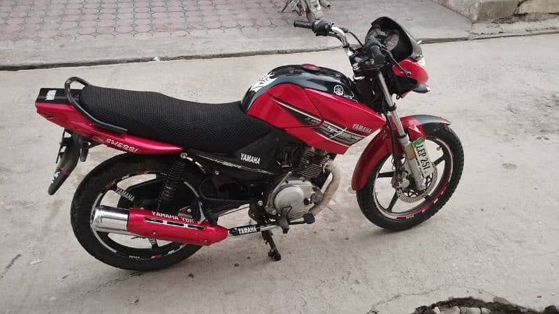 YBR 125 orignal hy Lahor namber 8