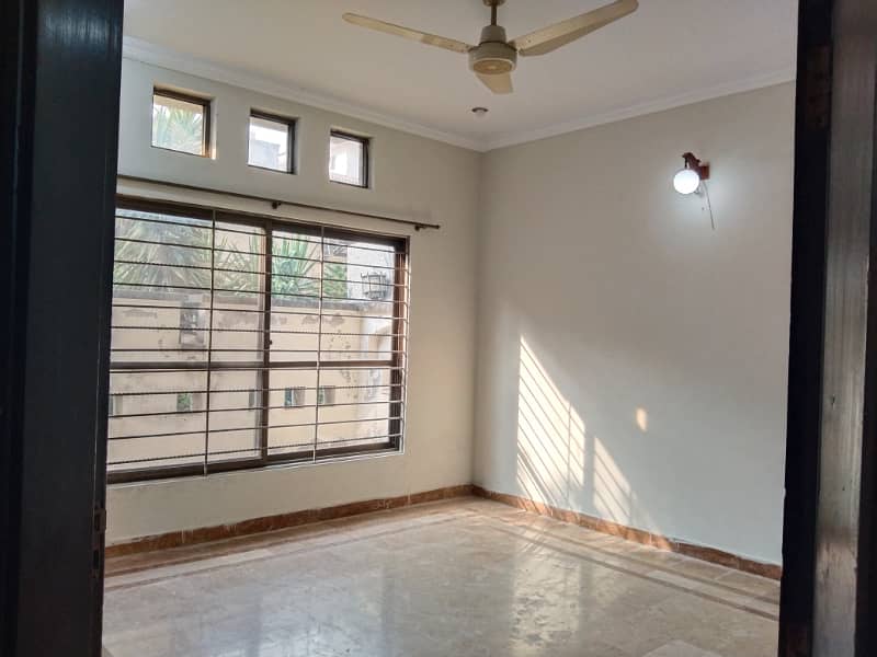 Upper Portion available for Rent 4