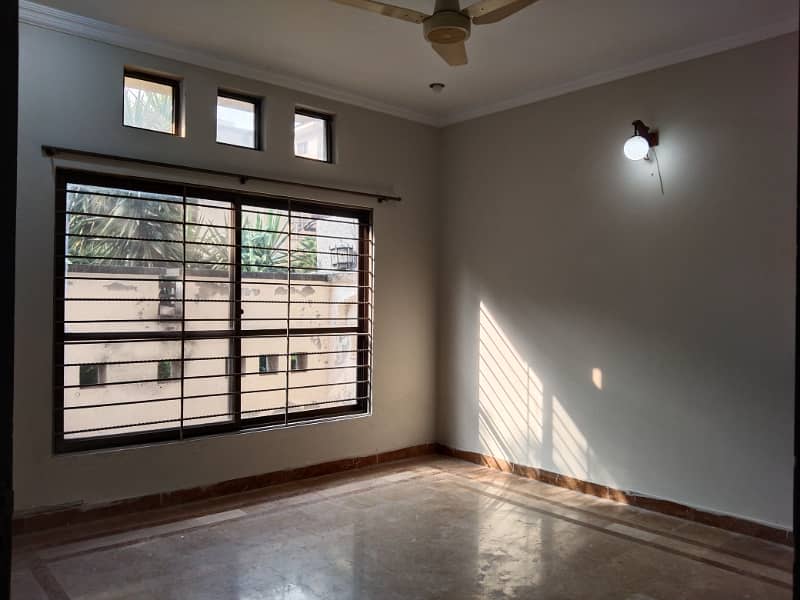 Upper Portion available for Rent 5