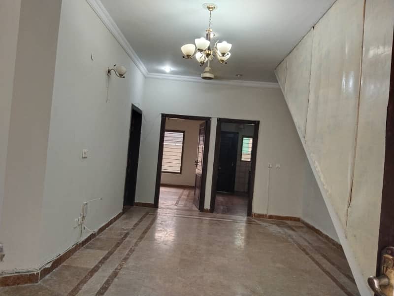 Upper Portion available for Rent 8