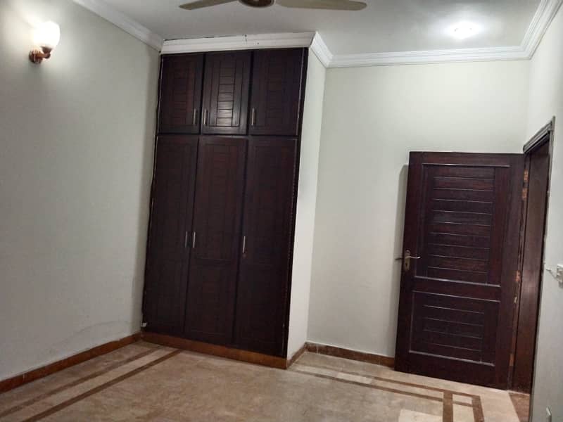 Upper Portion available for Rent 10