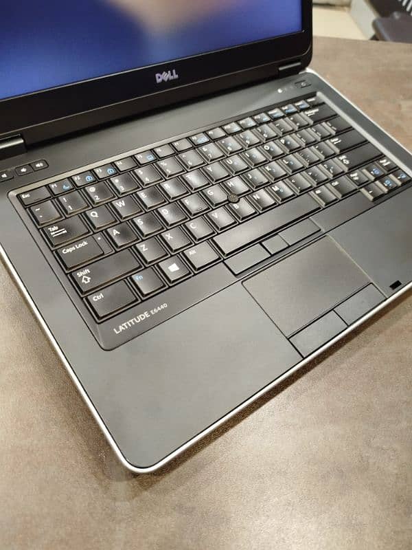 Dell Latitude e6440 Dell Laptops Core i5-4th Gen 1