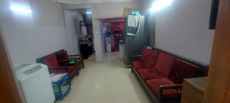 3 Bed D D Flat On Main Sindhi Muslim Block B 13