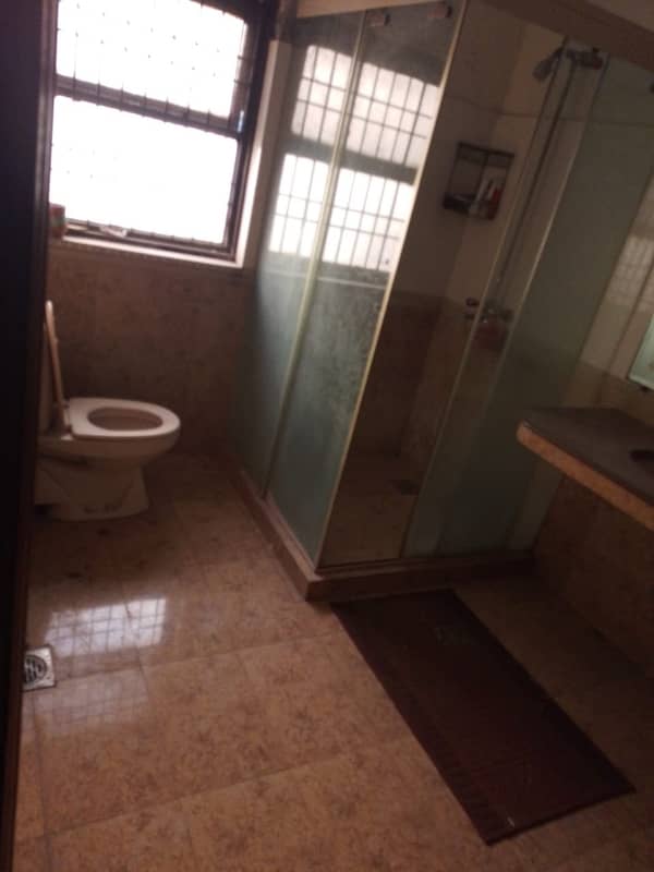 2 kanal house for rent in Johar Town 4