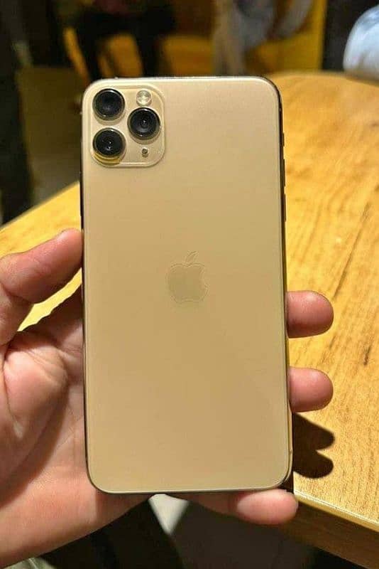 iPhone 11pro max 256 GB 03230916581 my what'sap 0