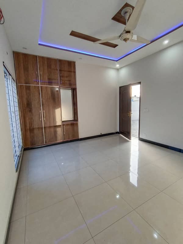 5.5 MARLA BRAND NEW HOUSE FOR SALE IN JOHAR TOWN 16