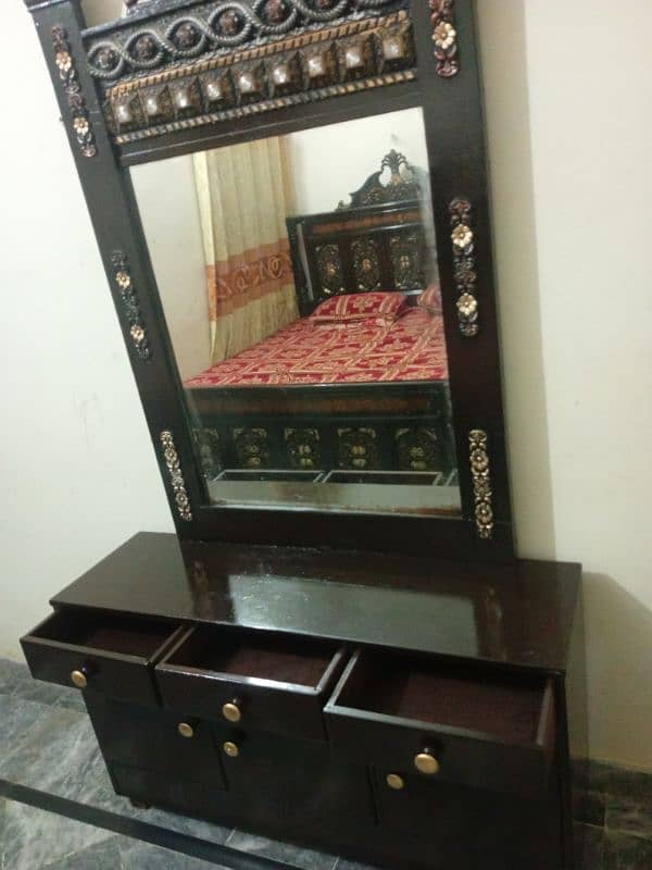 bed dressing table 3