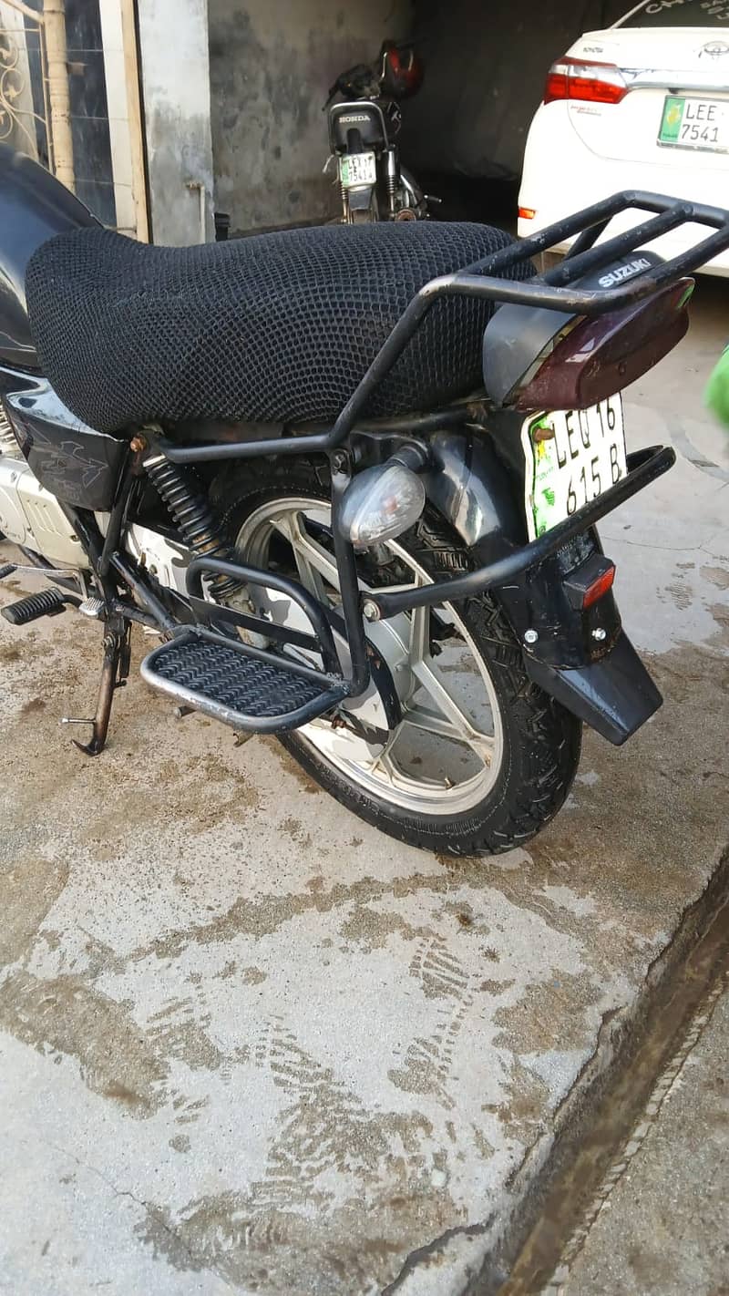 Suzuki GS 150 2016 1