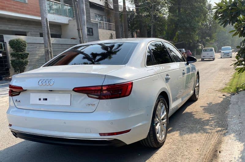 Audi A4 2016 1