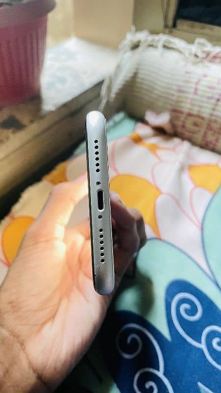 iphone 11 64gb Factory 3