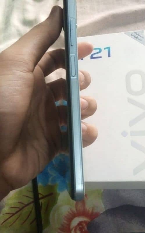 Vivo y21 4/64 with box 5