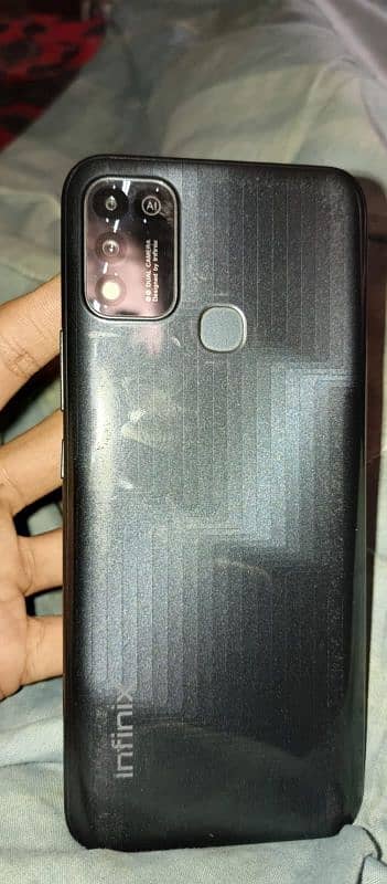 Infinix hot 11 play 4/64 6000,mah battery only 16,000 5