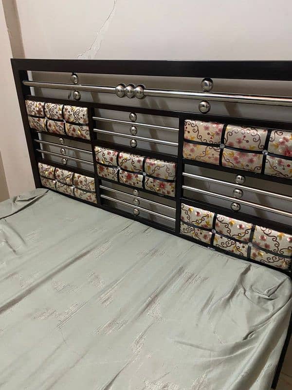 iron bed 3