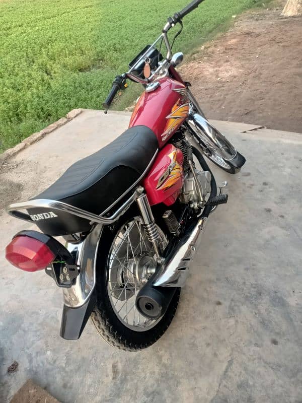 Honda 125 Red 2