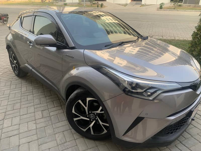 Toyota C-HR 2017 G LED 1