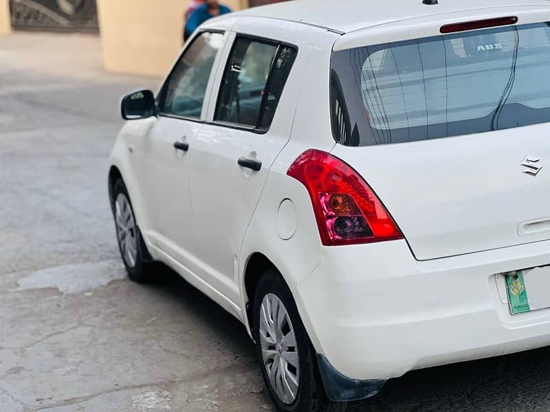 Suzuki Swift 2012 6