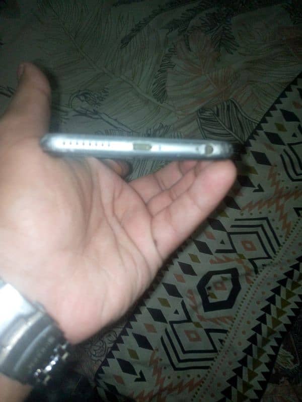 I m selling my Iphone6+bypass ha internal 32 bettri health 68 5