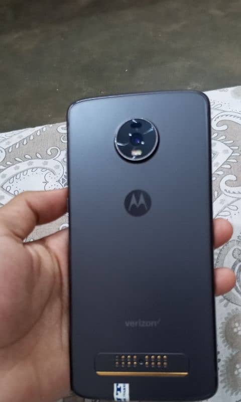 MOTO Z4 0