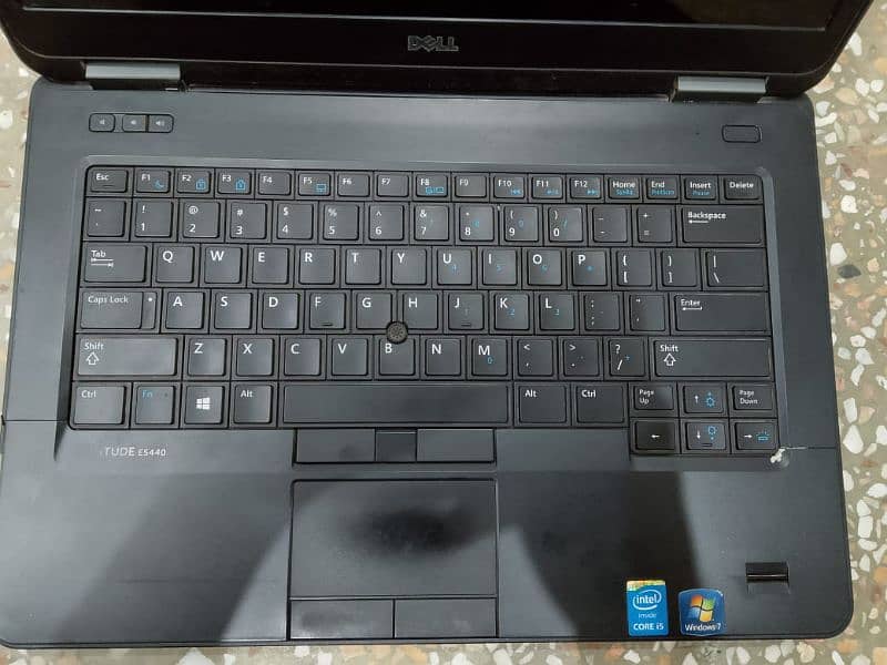 Dell Latitude e5440 4GB RAM 320 GB ROM 1