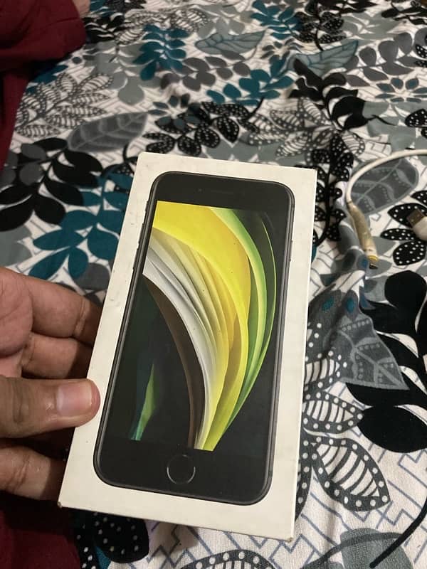 iPhone SE 2020 Jv  With Box 1