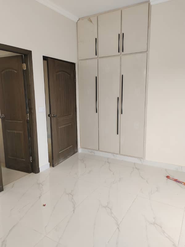 Beautiful luxury brand new warda hamna residencia apartment available for rent in g-11 Islamabad, 3 bedrooms with bathrooms, drawing, dining, TVL, car porch, All meters separate, near to markaz. 2