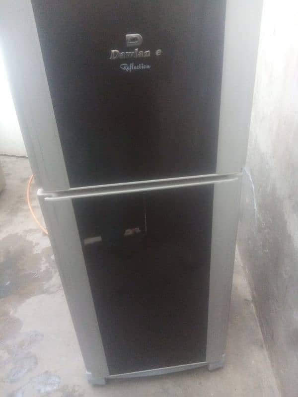 dawlance fridge midiam 28000 Haire fridge 16000 samsung led 32  16000 0