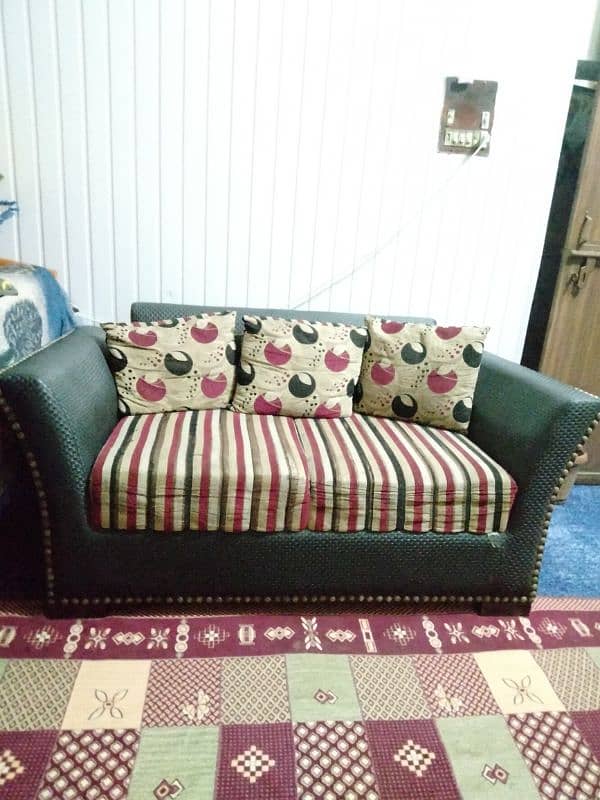 urgently sale sofa 1