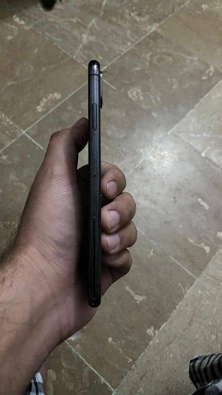 iphone xsmax 64gb PTA 5