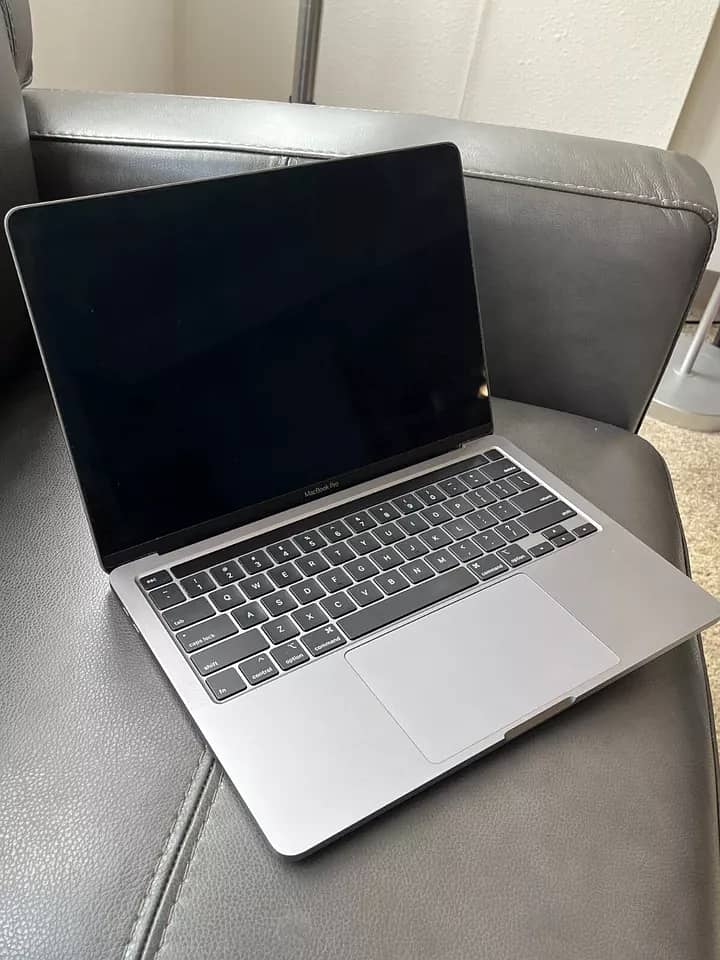 Macbook Pro 2020 2Ghz 16GB/512GB 13" 7