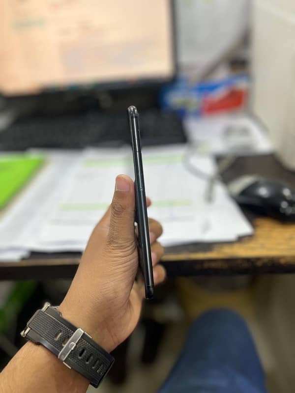 Iphone 7 plus 128gb pta approved black color 2