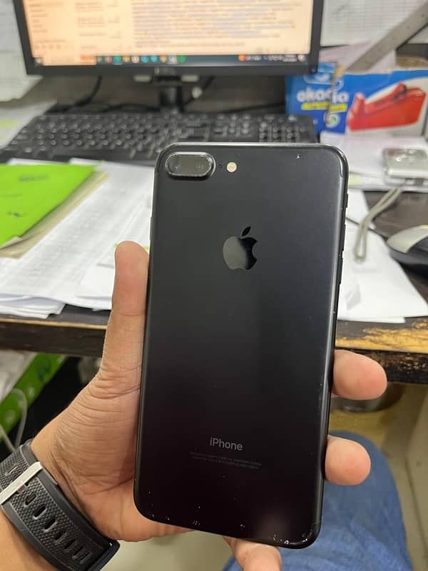 Iphone 7 plus 128gb pta approved black color 5