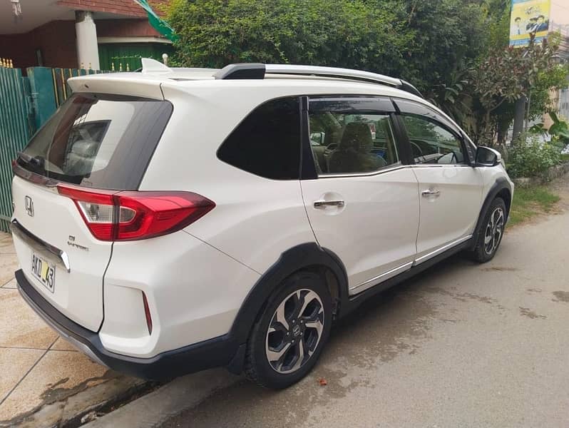 honda brv available for rent from lahore 2