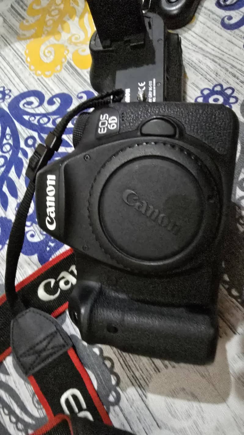 Canon 6d with original grip and new like 50mm lens 5