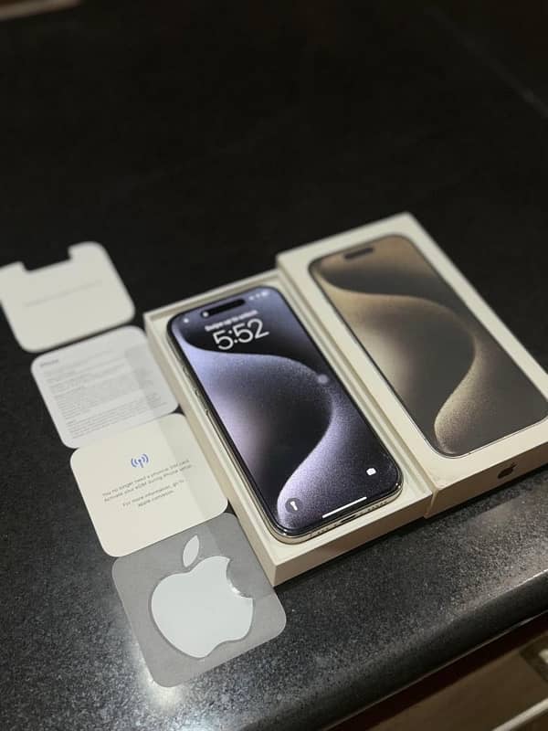 iphone 15 Pro 256GB Natural Titanium JV 2