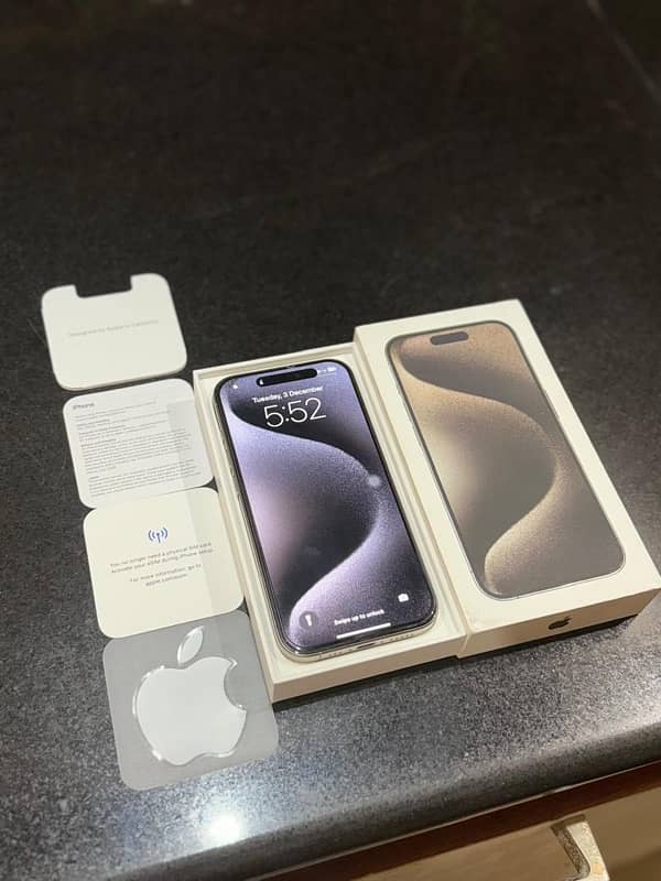 iphone 15 Pro 256GB Natural Titanium JV 3