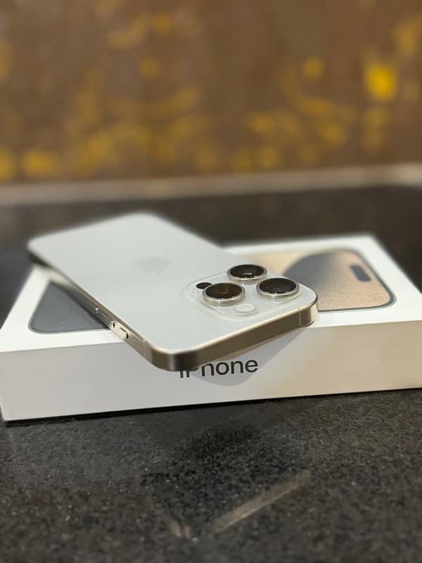 iphone 15 Pro 256GB Natural Titanium JV 6