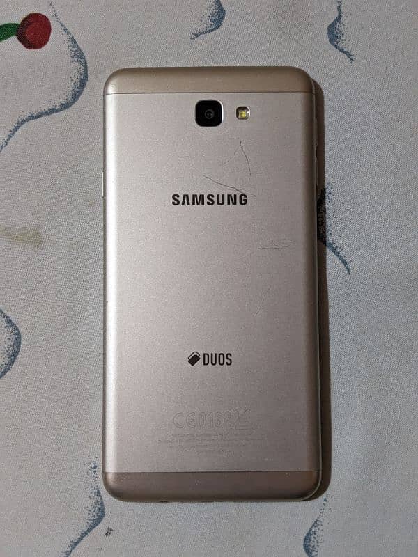 Samsung Galaxy J7 Prime 4