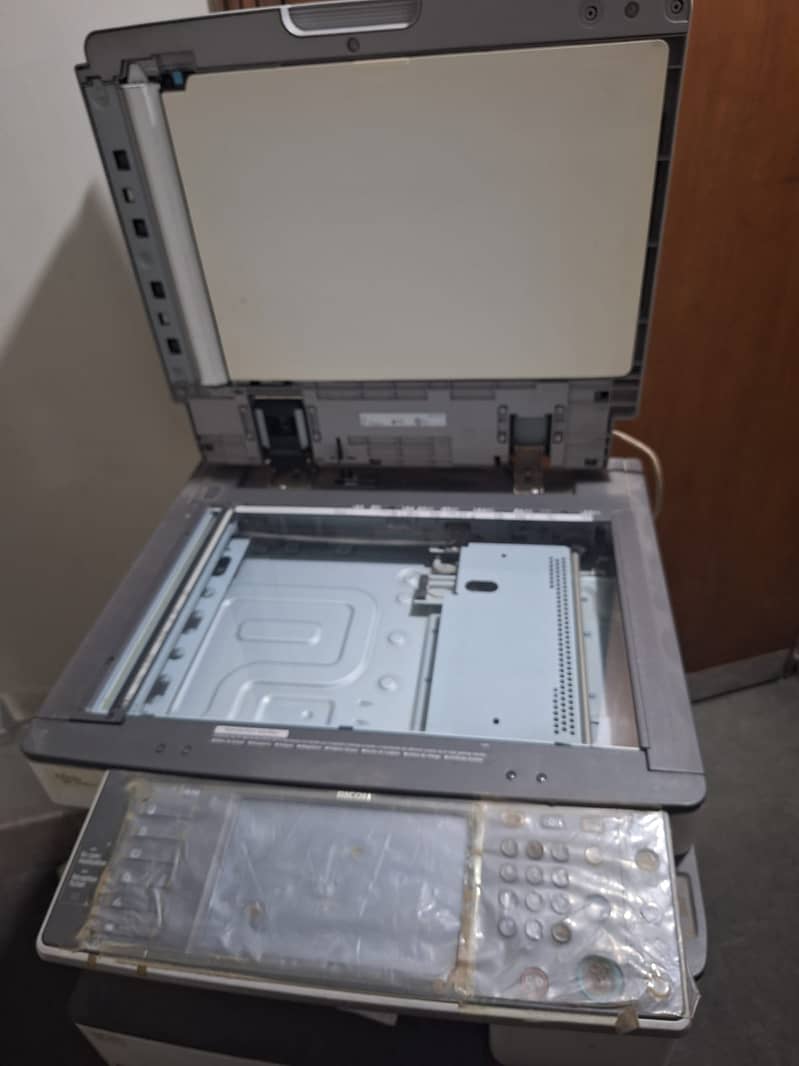 Photocopier machine for sale in excellent condition. 4