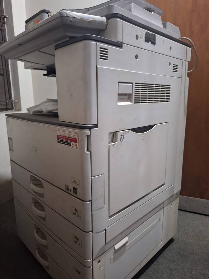 Photocopier machine for sale in excellent condition. 7