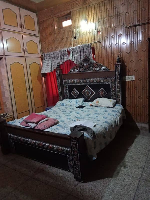 Double bed , new condition 0