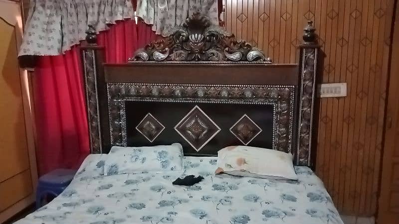 Double bed , new condition 2