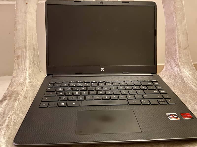 HP 14 series beautiful, sleek and powerful laptop 1