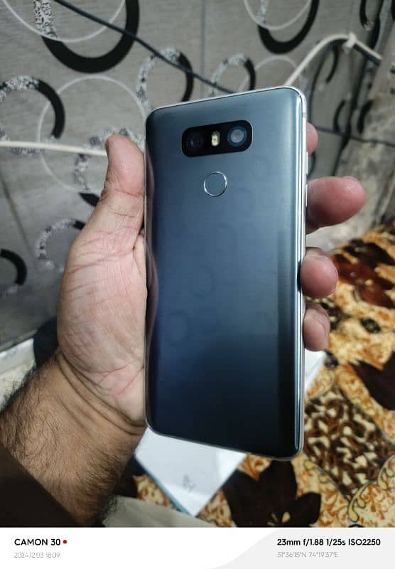 lg g6 4GB Ram 32 GB memory PTA Aprove 2