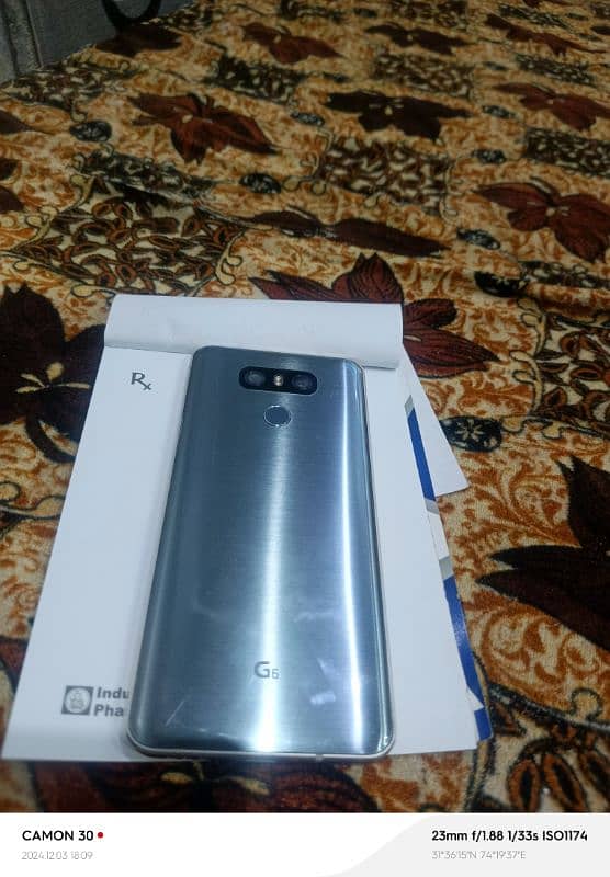 lg g6 4GB Ram 32 GB memory PTA Aprove 3